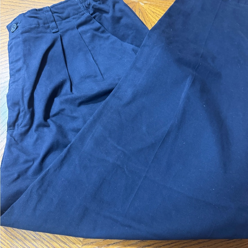 Women’s Pleated Lee Natural Crop Pants